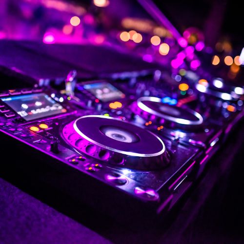 À qui s'adressent les formations DJ